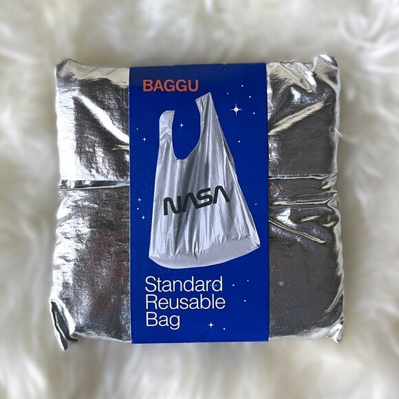 BAGGU Handbags - NWT Standard Baggu - Space Logo Silver